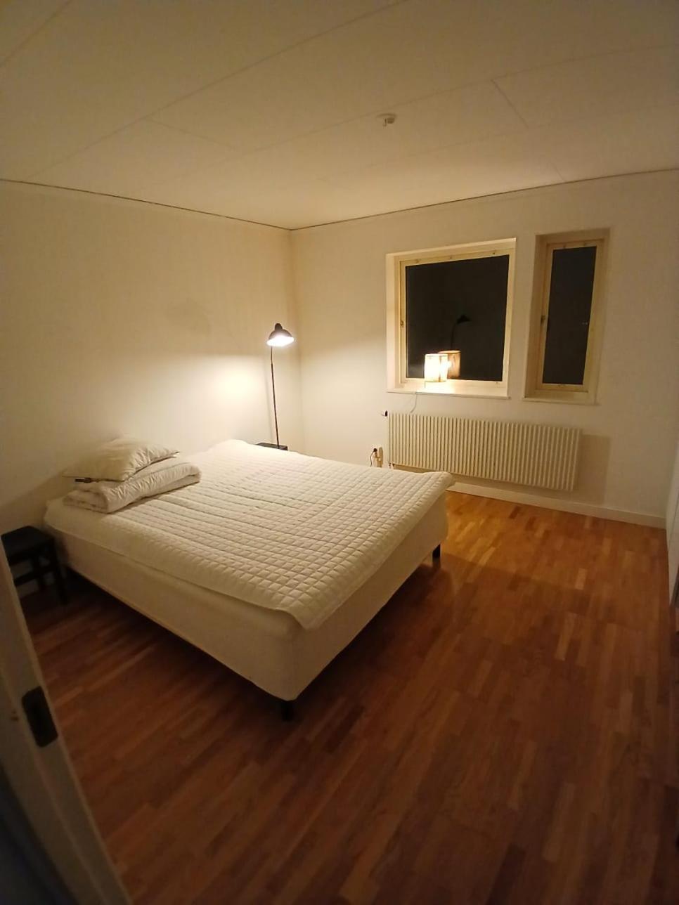 3 Laegenheter Med Totalt 5 Sovrum Och 8 Baeddar Ruda Exterior foto