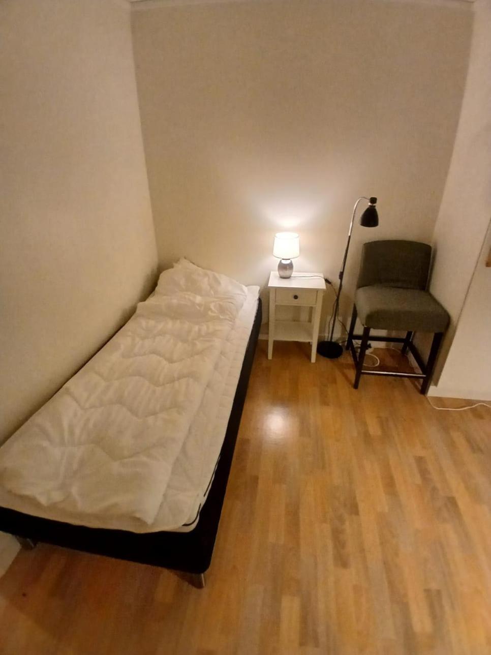 3 Laegenheter Med Totalt 5 Sovrum Och 8 Baeddar Ruda Exterior foto